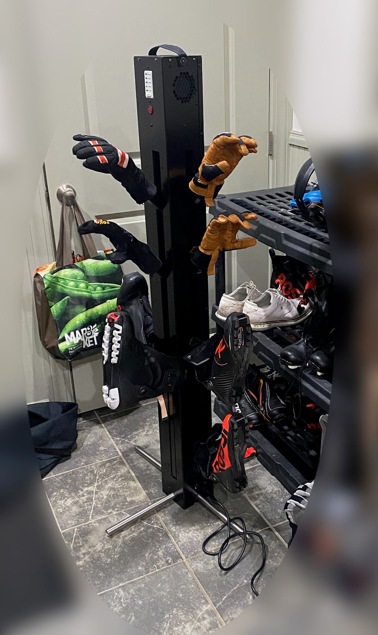 portable boot and glove dryer 4 pairs of boots and 4 pairs of gloves.  Smart enabled. Puelche dryer